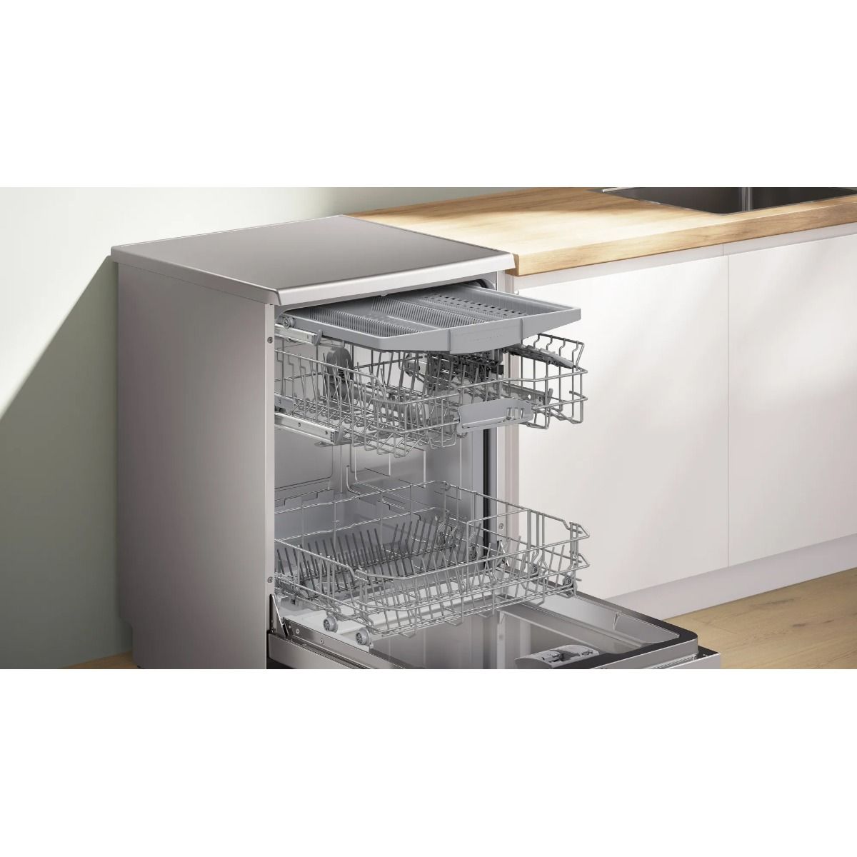 Bosch SMS2HVI67G  Series 2 Freestanding Dishwasher thumbnail image